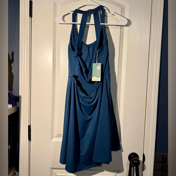 Backless Twisted Flare Mini Dance Active Dress w pads medium long - Picture 4 of 8